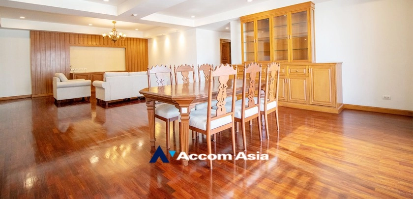 Pet friendly |  3 Bedrooms  Apartment For Rent in Ploenchit, Bangkok  near BTS Ploenchit (AA21938)