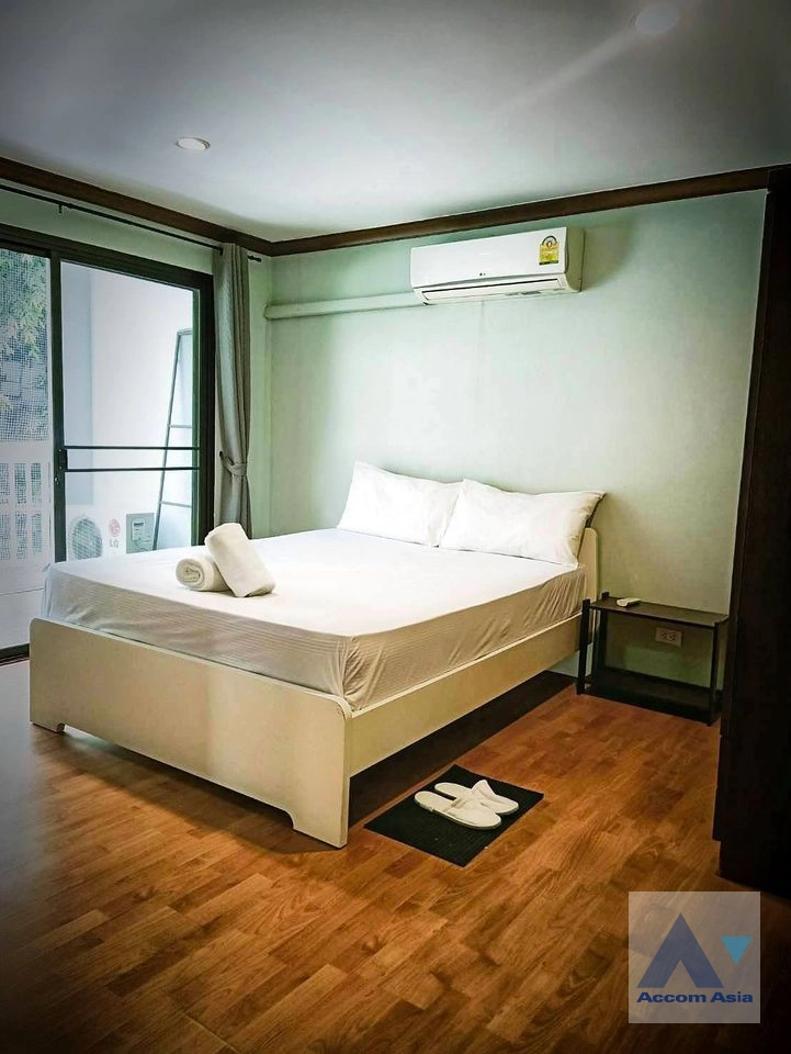 Pet friendly |  2 Bedrooms  Condominium For Rent in Sukhumvit, Bangkok  near BTS Thong Lo (AA21974)