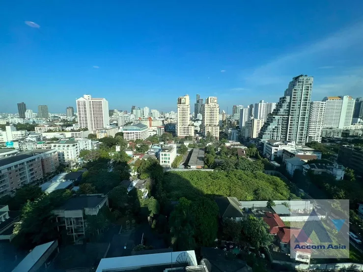  3 Bedrooms  Condominium For Rent in Sukhumvit, Bangkok  near BTS Phrom Phong (AA22011)