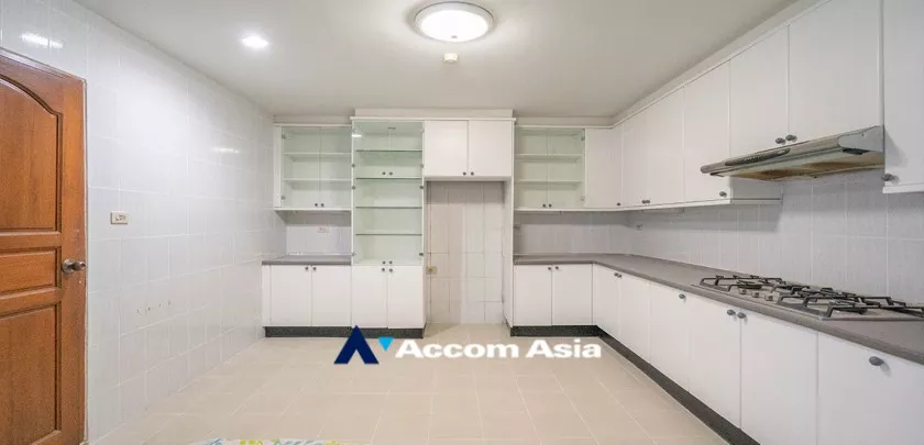 Big Balcony, Pet friendly |  3 Bedrooms  Apartment For Rent in Sukhumvit, Bangkok  near BTS Phrom Phong (AA22025)