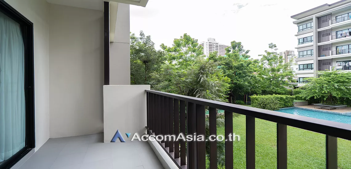  2 Bedrooms  Apartment For Rent in Sukhumvit, Bangkok  near BTS Phrom Phong (AA22132)