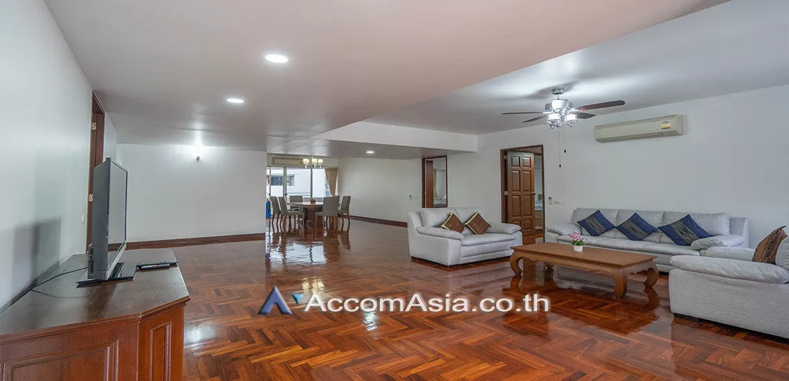 Pet friendly |  3 Bedrooms  Apartment For Rent in Sukhumvit, Bangkok  near BTS Phrom Phong (AA22174)