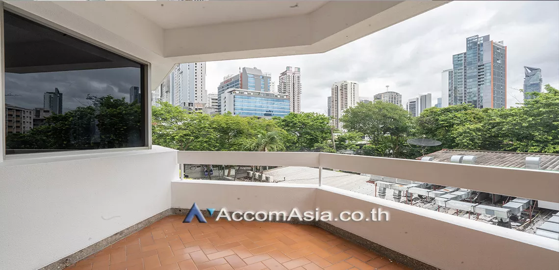 Pet friendly |  3 Bedrooms  Apartment For Rent in Sukhumvit, Bangkok  near BTS Phrom Phong (AA22174)