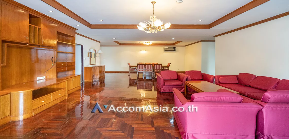 Pet friendly |  3 Bedrooms  Apartment For Rent in Sukhumvit, Bangkok  near BTS Asok - MRT Sukhumvit (AA22191)