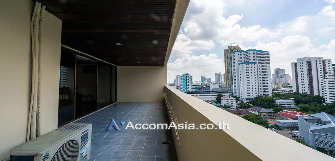 Pet friendly |  3 Bedrooms  Apartment For Rent in Sukhumvit, Bangkok  near BTS Asok - MRT Sukhumvit (AA22191)