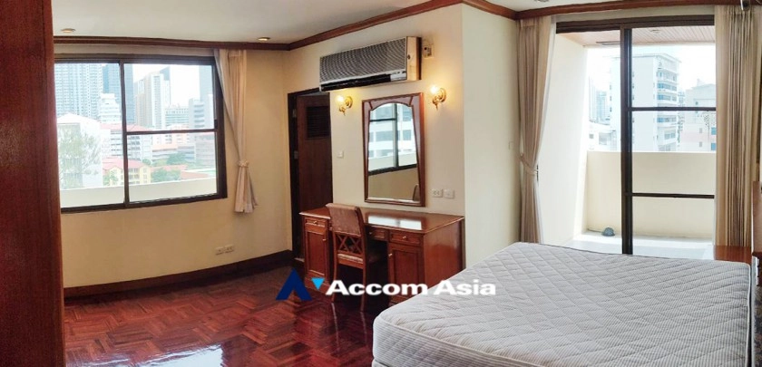 Pet friendly |  3 Bedrooms  Apartment For Rent in Sukhumvit, Bangkok  near BTS Asok - MRT Sukhumvit (AA22192)