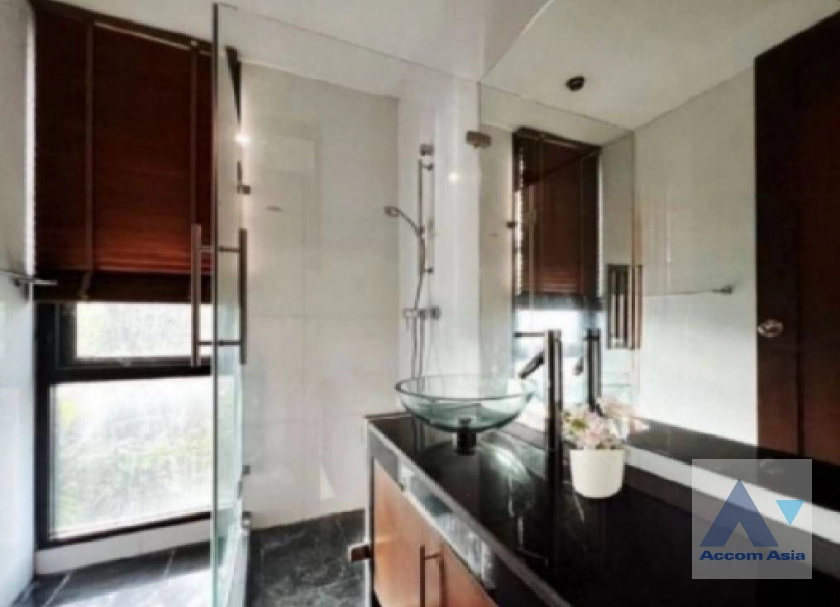 12  4 br Townhouse For Rent in Sukhumvit ,Bangkok BTS Ekkamai at Lotus Point Ekkamai AA22196