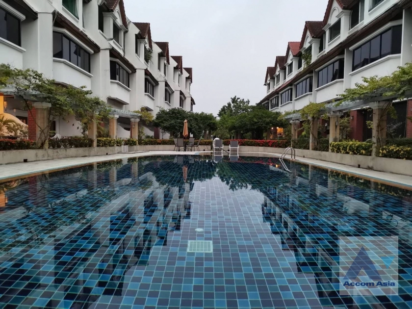 20  4 br Townhouse For Rent in Sukhumvit ,Bangkok BTS Ekkamai at Lotus Point Ekkamai AA22196