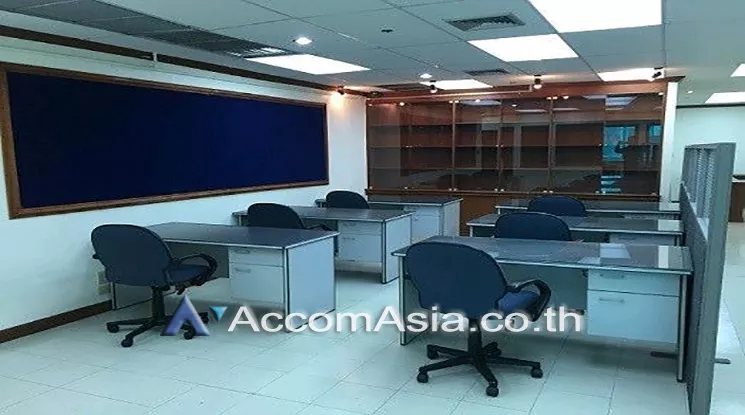  2  Office Space For Rent in Ratchadapisek ,Bangkok MRT Sutthisan at Ayothaya Tower AA22198