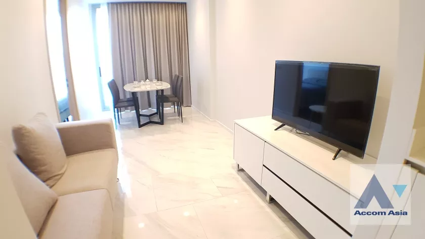 HYDE Sukhumvit 11 Condominium