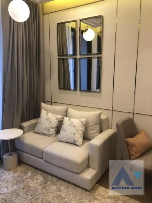  1 Bedroom  Condominium For Rent in Silom, Bangkok  near MRT Sam Yan (AA22343)