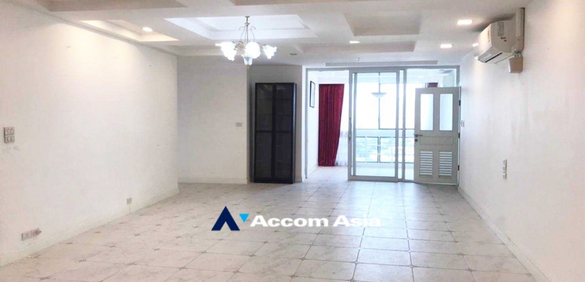 Pet friendly |  3 Bedrooms  Condominium For Rent & Sale in Sukhumvit, Bangkok  near BTS Phrom Phong (21398)