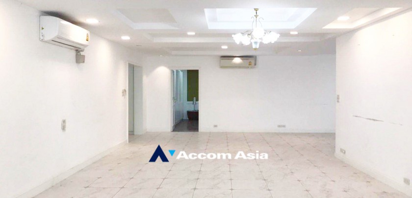 Pet friendly |  3 Bedrooms  Condominium For Rent & Sale in Sukhumvit, Bangkok  near BTS Phrom Phong (21398)