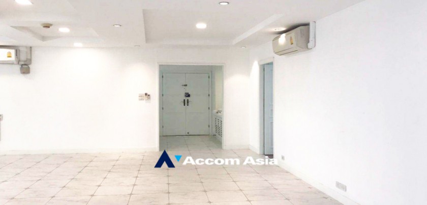 Pet friendly |  3 Bedrooms  Condominium For Rent & Sale in Sukhumvit, Bangkok  near BTS Phrom Phong (21398)