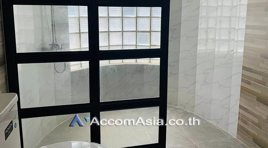  3 Bedrooms  Condominium For Rent in Sukhumvit, Bangkok  near BTS Asok - MRT Sukhumvit (AA22433)