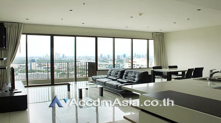  3 Bedrooms  Condominium For Rent in Sukhumvit, Bangkok  near BTS Phrom Phong (AA22480)