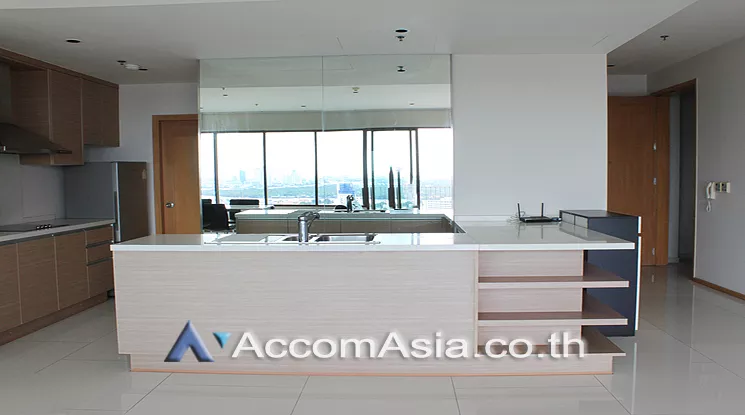  3 Bedrooms  Condominium For Rent in Sukhumvit, Bangkok  near BTS Phrom Phong (AA22480)