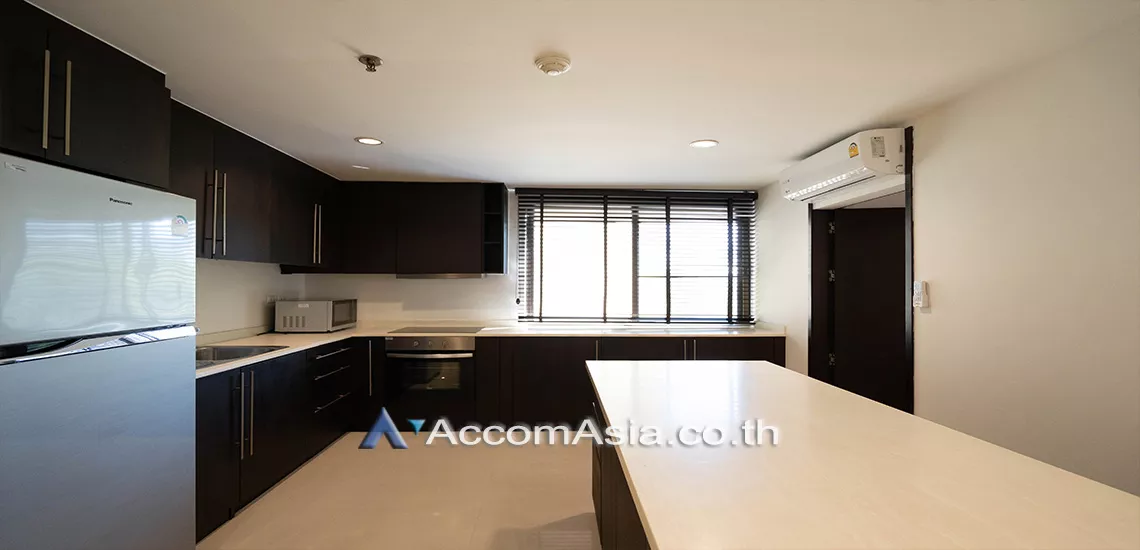  3 Bedrooms  Condominium For Rent in Sukhumvit, Bangkok  near BTS Phrom Phong (AA22551)