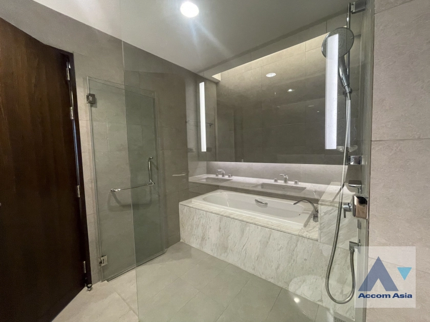 11  4 br Apartment For Rent in Sukhumvit ,Bangkok BTS Phrom Phong at Modern Apartment AA22653