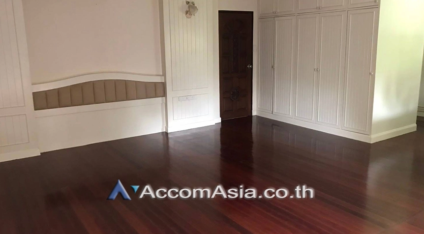  1  4 br House For Rent in Pattanakarn ,Bangkok BTS On Nut at Panya Pattanakarn Village AA22693