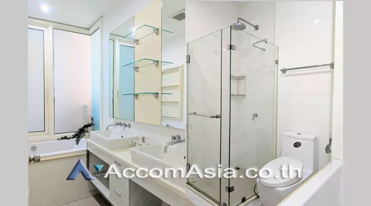  1 Bedroom  Condominium For Rent in Sukhumvit, Bangkok  near BTS Phrom Phong (AA22725)