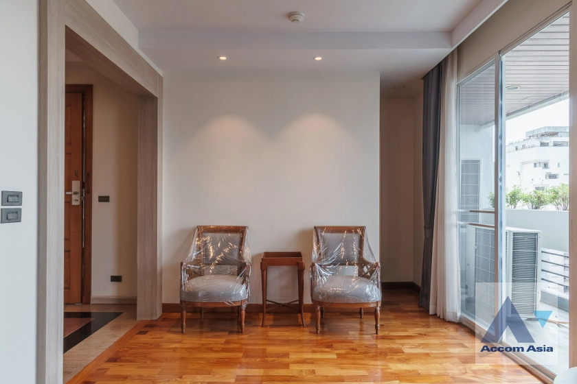 Pet friendly |  4 Bedrooms  Apartment For Rent in Sukhumvit, Bangkok  near BTS Nana (AA22746)