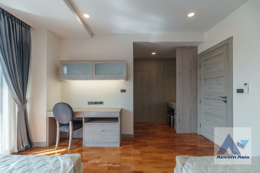 25  4 br Apartment For Rent in Sukhumvit ,Bangkok BTS Nana at Fully Furnished Suites AA22746