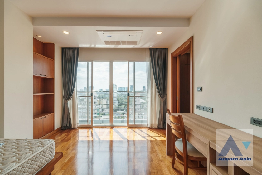 27  4 br Apartment For Rent in Sukhumvit ,Bangkok BTS Nana at Fully Furnished Suites AA22746