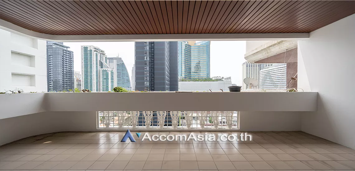 Pet friendly |  3 Bedrooms  Apartment For Rent in Sukhumvit, Bangkok  near BTS Asok - MRT Sukhumvit (AA22789)