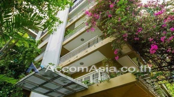 Pet friendly |  3 Bedrooms  Apartment For Rent in Sukhumvit, Bangkok  near BTS Asok - MRT Sukhumvit (AA22888)