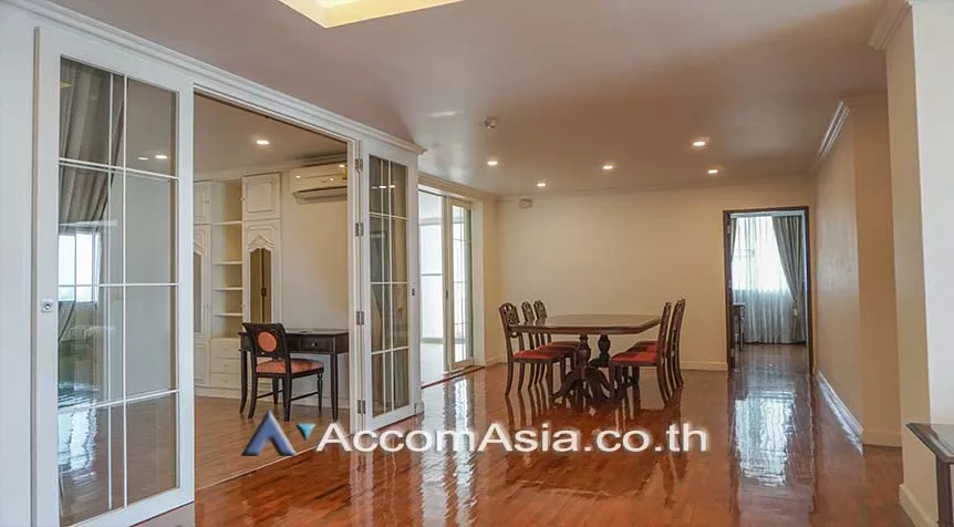 Big Balcony |  3 Bedrooms  Condominium For Rent in Sukhumvit, Bangkok  near BTS Nana (AA22890)