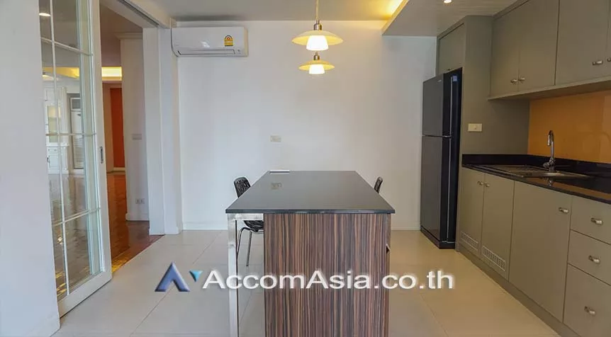 Big Balcony |  3 Bedrooms  Condominium For Rent in Sukhumvit, Bangkok  near BTS Nana (AA22890)