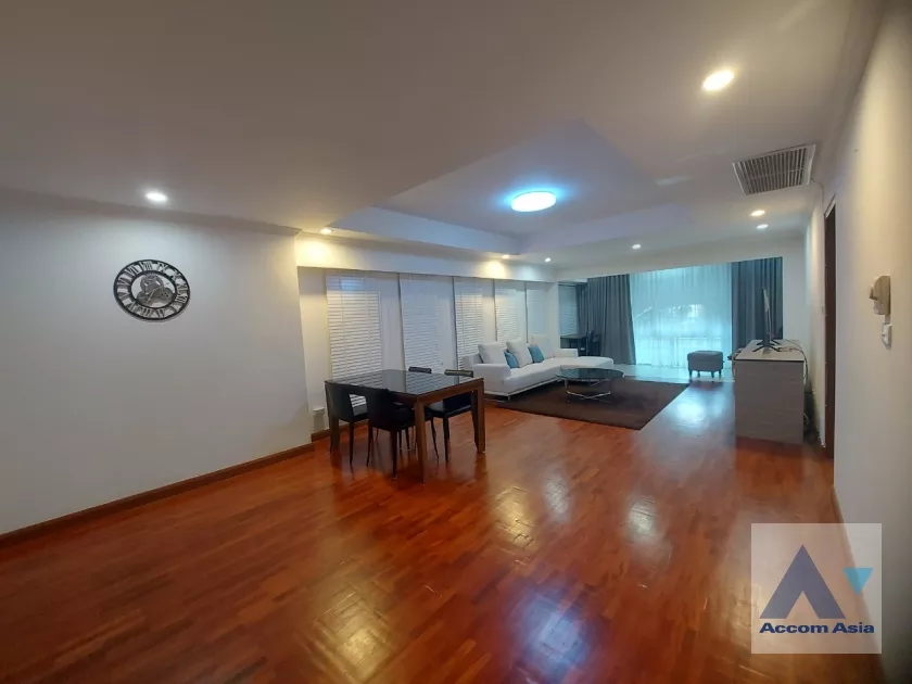  2 Bedrooms  Apartment For Rent in Sukhumvit, Bangkok  near BTS Thong Lo (13610)