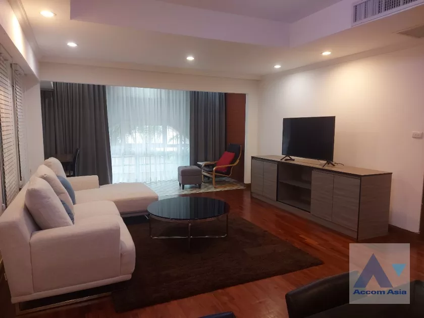  2 Bedrooms  Apartment For Rent in Sukhumvit, Bangkok  near BTS Thong Lo (13610)