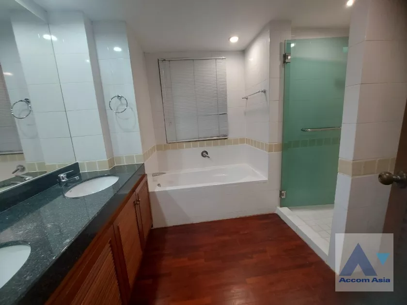 10  2 br Apartment For Rent in Sukhumvit ,Bangkok BTS Thong Lo at Perfect For Big Families 13610