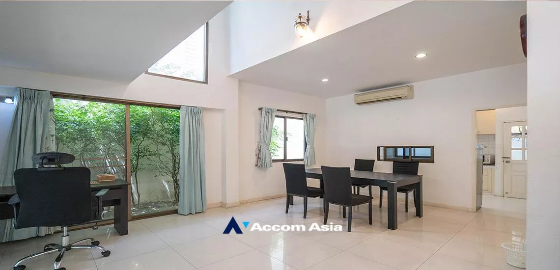 10  4 br House For Rent in Sukhumvit ,Bangkok BTS Phrom Phong AA22965