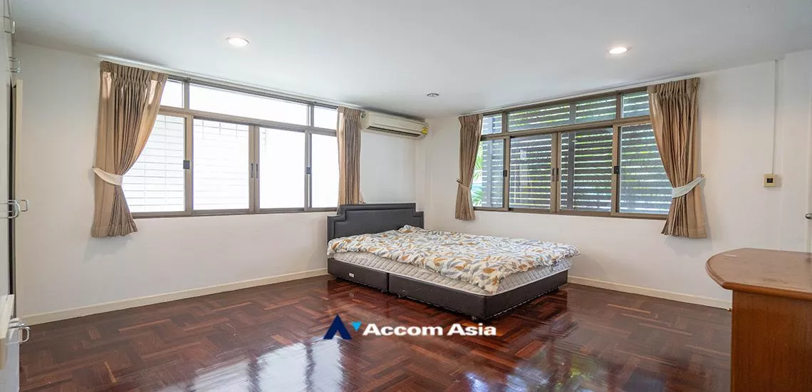 15  4 br House For Rent in Sukhumvit ,Bangkok BTS Phrom Phong AA22965