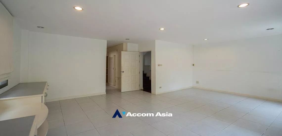 16  4 br House For Rent in Sukhumvit ,Bangkok BTS Phrom Phong AA22965