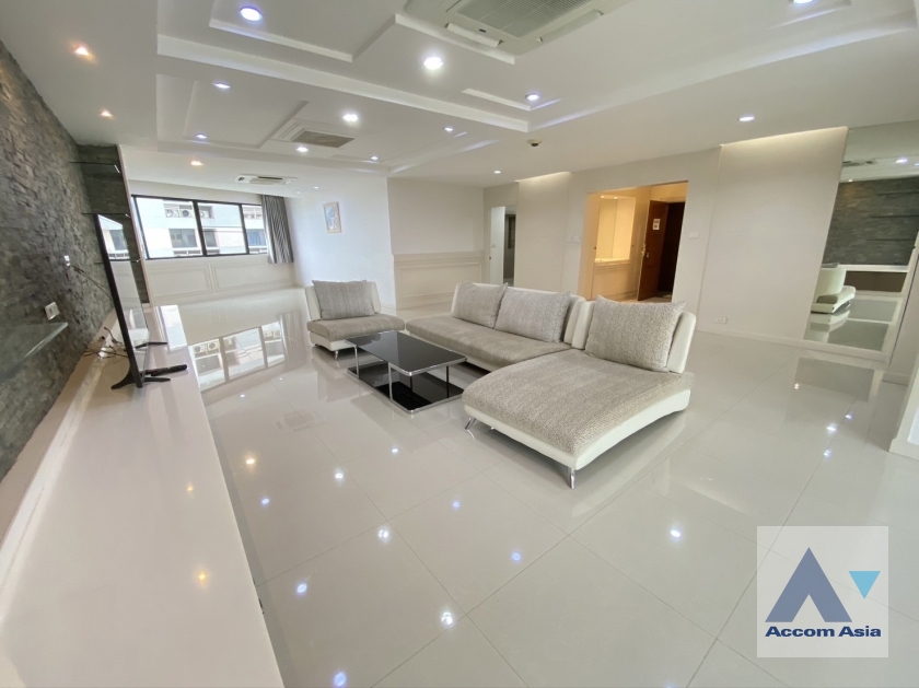 Pet friendly |  3 Bedrooms  Condominium For Rent in Sukhumvit, Bangkok  near BTS Phrom Phong (23619)