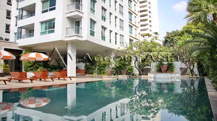  2 Bedrooms  Condominium For Rent in Sukhumvit, Bangkok  near BTS Ekkamai (AA23045)