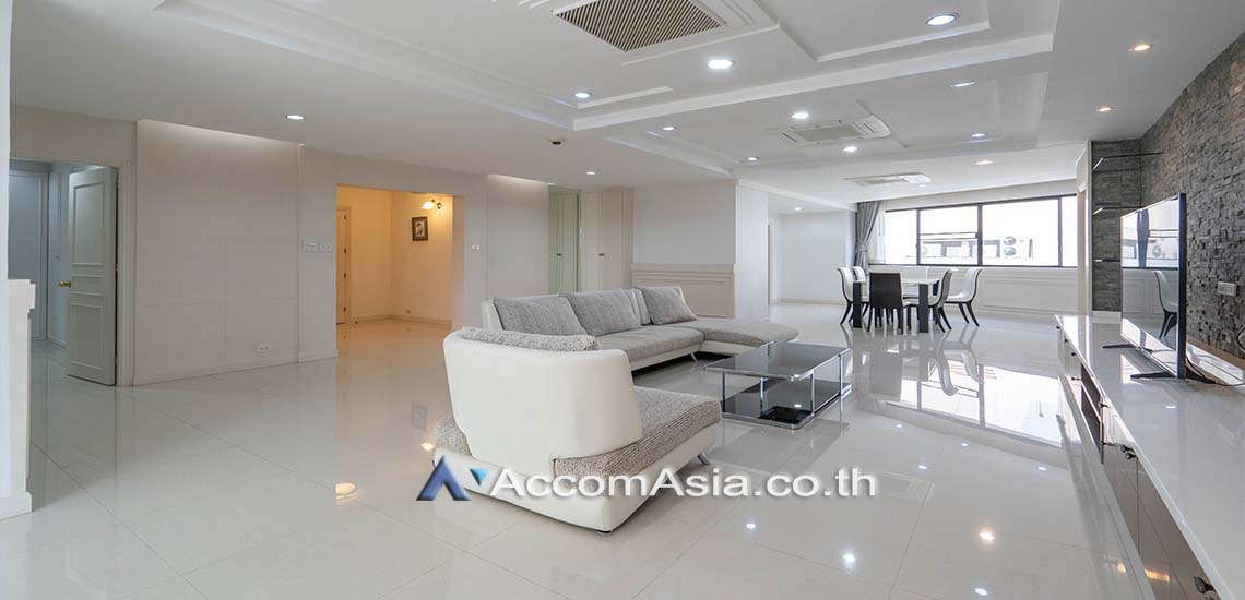 Pet friendly |  3 Bedrooms  Condominium For Rent in Sukhumvit, Bangkok  near BTS Phrom Phong (23622)