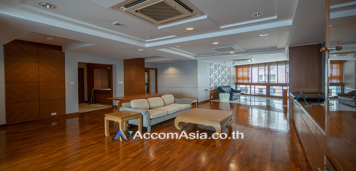 Pet friendly |  3 Bedrooms  Condominium For Rent in Sukhumvit, Bangkok  near BTS Phrom Phong (23624)