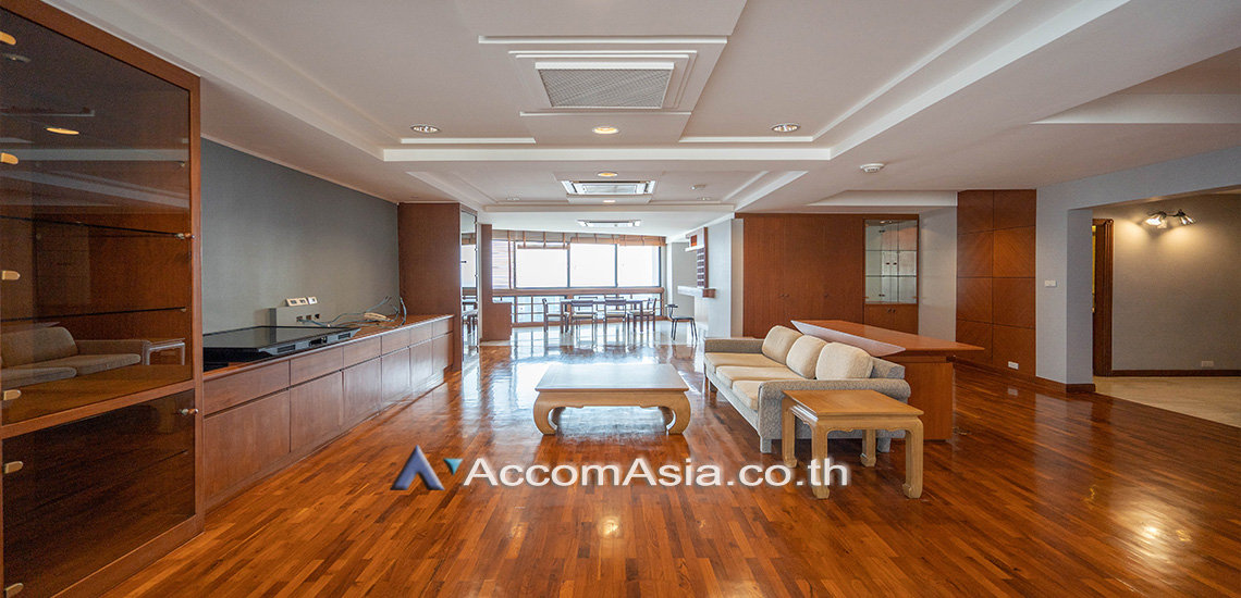 Pet friendly |  3 Bedrooms  Condominium For Rent in Sukhumvit, Bangkok  near BTS Phrom Phong (23624)