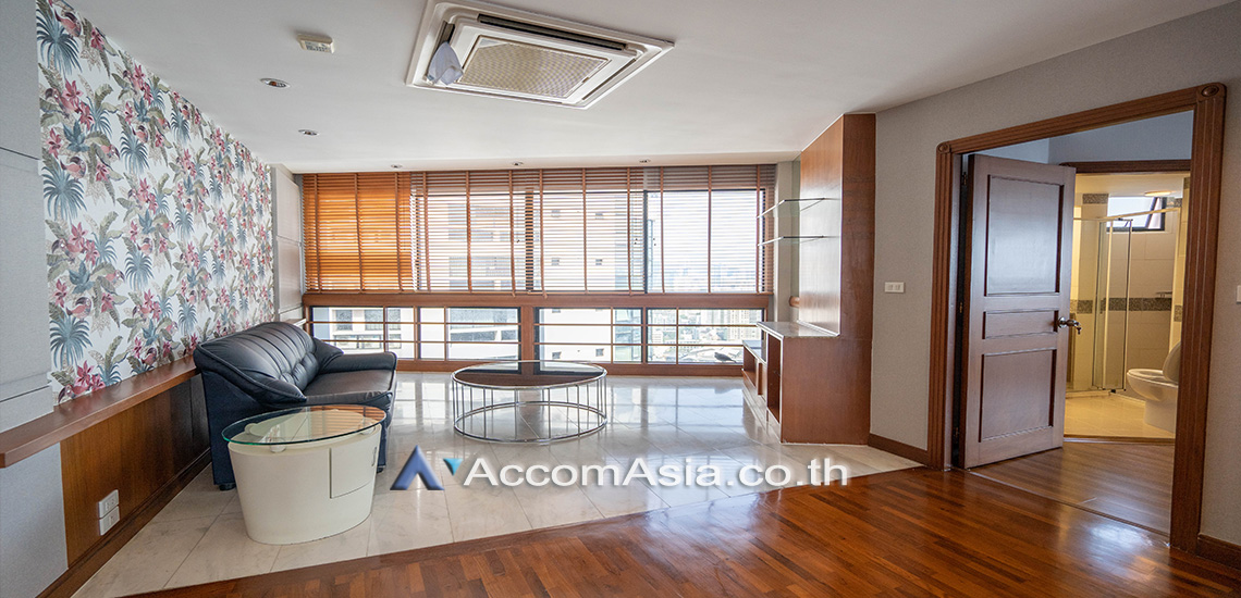 Pet friendly |  3 Bedrooms  Condominium For Rent in Sukhumvit, Bangkok  near BTS Phrom Phong (23624)