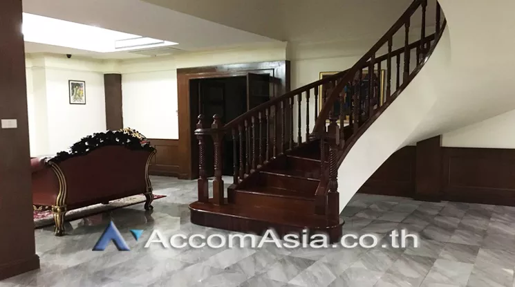 7  6 br House For Sale in pattanakarn ,Bangkok ARL Hua Mak AA23079