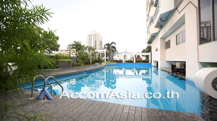  3 Bedrooms  Condominium For Rent in Sukhumvit, Bangkok  near BTS Phrom Phong (AA23081)