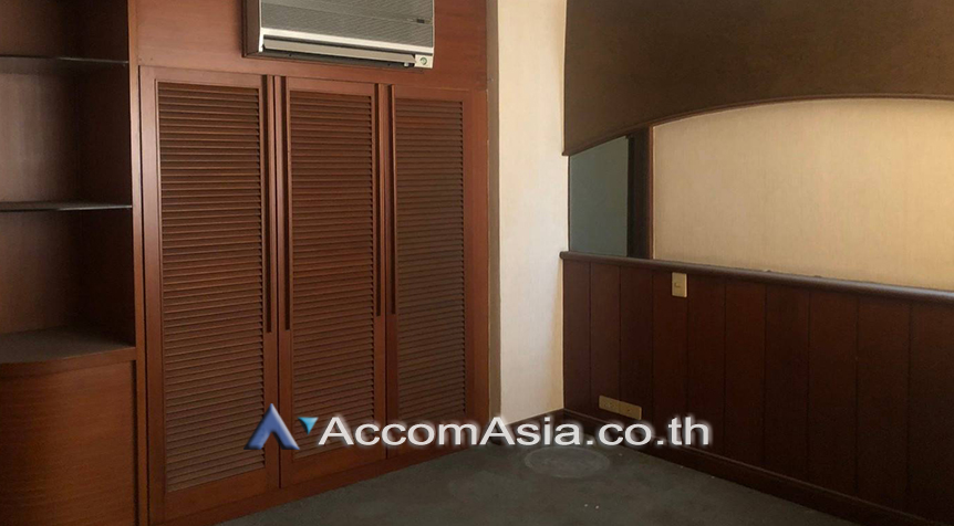 Pet friendly |  3 Bedrooms  Condominium For Sale in Sukhumvit, Bangkok  near BTS Phrom Phong (AA23086)