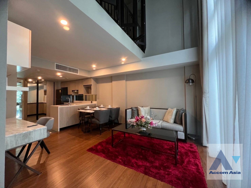 Duplex Condo |  1 Bedroom  Condominium For Rent in Ploenchit, Bangkok  near BTS Chitlom (AA23103)