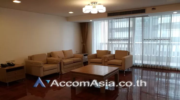  3 Bedrooms  Apartment For Rent in Sukhumvit, Bangkok  near BTS Phrom Phong (AA23172)