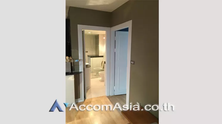  1 Bedroom  Condominium For Rent & Sale in Ploenchit, Bangkok  near BTS Ratchadamri (AA23254)